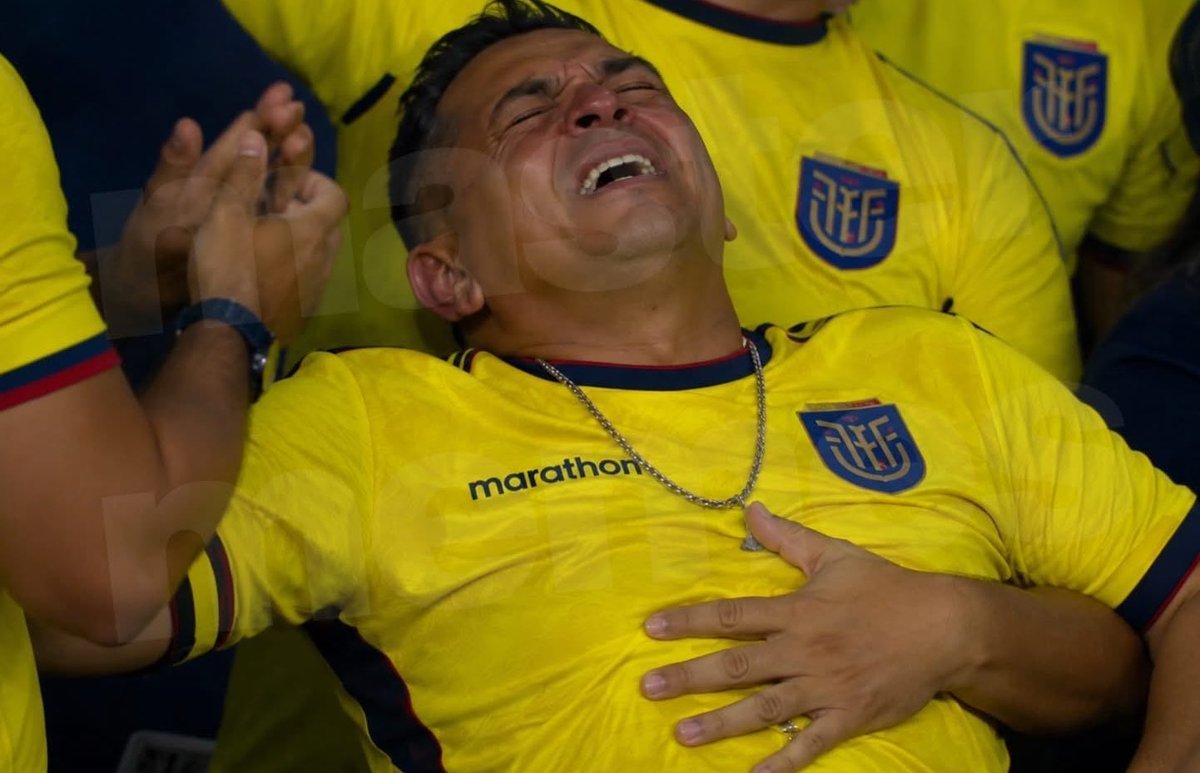 _anto__04's tweet photo. Help, casi gol de Ecu 😩
#Latri https://t.co/U3aUNPVXwS