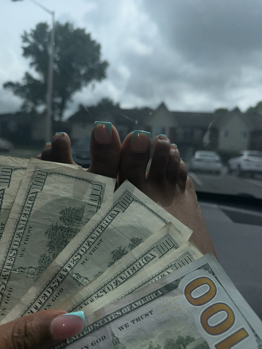 leycheri's tweet photo. #toebeantuesday #feetfetısh #feetworshi̇p https://t.co/cxmYwhxaJ6