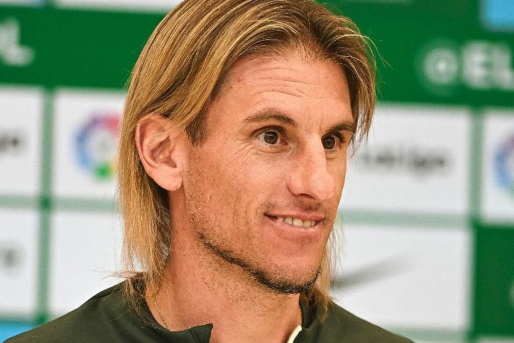 ycoronado27's tweet photo. el DT de ecuador me da las mismas vibes q el Volturi jajajajaajjajajaja https://t.co/suBnLFcayH