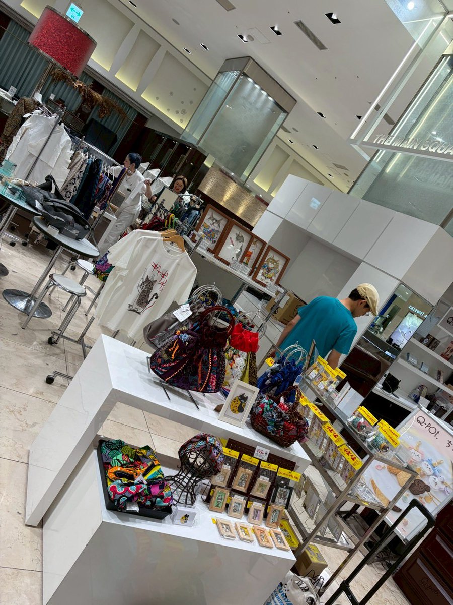 昨日の搬入の様子✨ 本日より新宿タカシマヤ始まりました❣️ みなさま