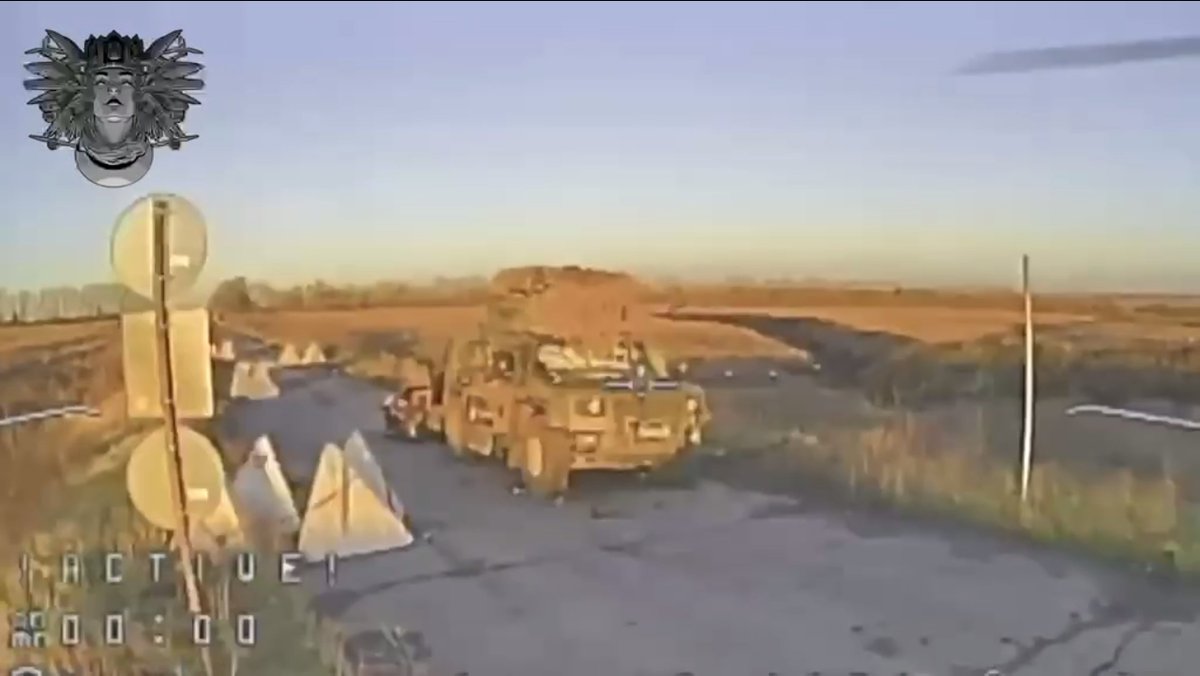 WritingFates's tweet photo. Seems like the Abandoned KamAZ-4386 ZASN-D 'Typhoon-VDV' near Valkovskii, Belgorod raion from April this year was finally finished off some time prior to the 8th June. This is the first confirmed loss of the VDV's modern MRAP, first adopted in 2021. 

https://t.co/eJLX7u3eZg https://t.co/AHNZFUZgR6