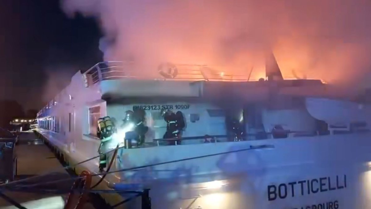 TravelweekGroup's tweet photo. Fire onboard CroisiEurope’s MS Botticelli, no injuries reported 

📌 Read more ➡️ https://t.co/9mL5KCfnPk

#croisieurope https://t.co/gWMndPnwcw