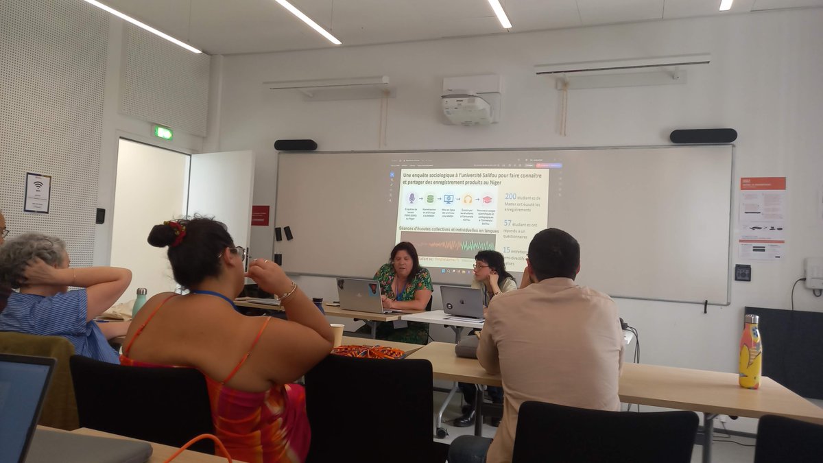 ProgramReliF's tweet photo. Passionnante entame de la 9e Rencontre des Etudes Africaines #REAF,  @CampusCondorcet
Ici une TB séance sur les #HumanitésNumériques, présidée par Maxine Huguet (spécialisée sur l'#Ethiopie médiévale), avec Véronique Ginouves (médaille de cristal du @Cnrs), sur le #Niger https://t.co/dbDPqeutdh