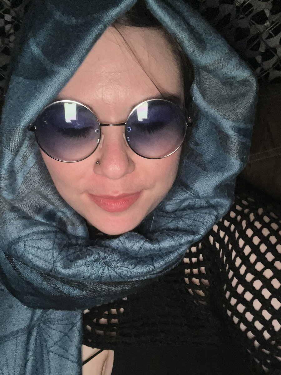 peggingforsoup's tweet photo. QT of a pic with you in sunglasses https://t.co/X8CPlBRFi1
