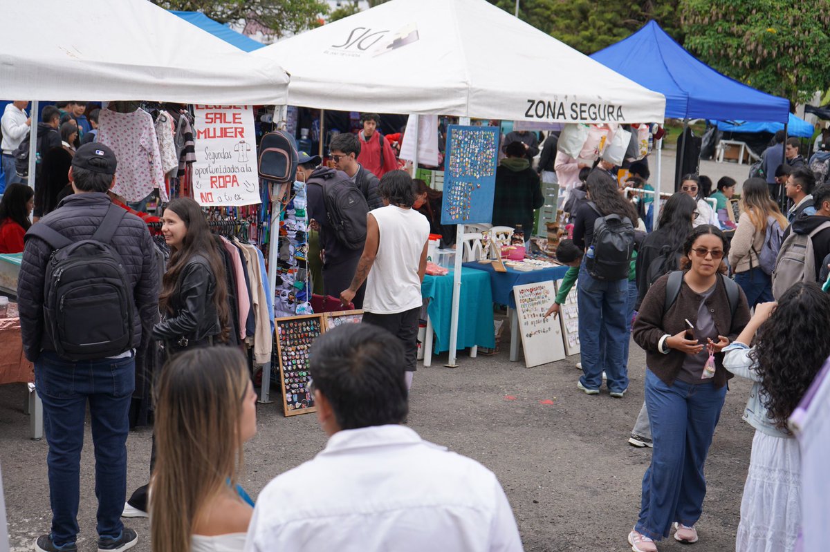 Corpoboyaca's tweet photo. Desde Corpoboyacá acompañamos la Feria de Emprendimiento de la UPTC, un espacio donde estudiantes de biología presentaron iniciativas innovadoras enfocadas en economía circular, aprovechamiento de residuos y producción responsable. ✨ https://t.co/NV4eB7LRj0