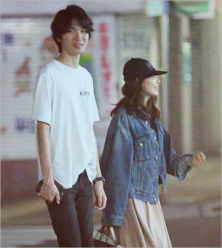 m_aqap2's tweet photo. こじはる、8年付き合ってるIT社長の彼氏いるけどね。
多分みな実と一緒でさらっと結婚して妊娠すると思う。 https://t.co/ii0Mo9zNf9