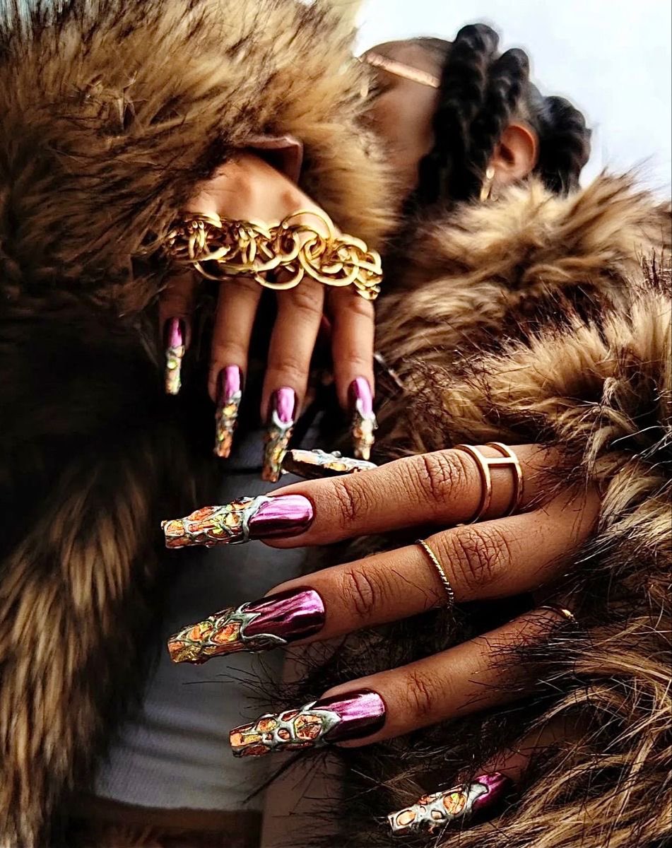 gothsx's tweet photo. alguma diva de curitiba querendo ser modelo de unhas? queria fazer um photoshoot de algo assim, umas unhas mais elaboradas pra eu treinar 🫶🏼 https://t.co/CrIDLoyBb9