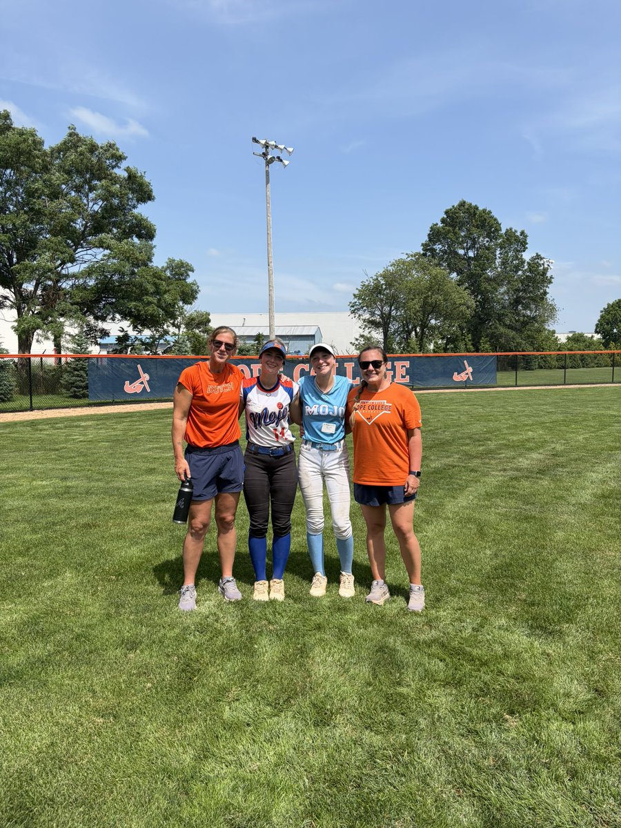 molli_sb's tweet photo. Thank you @HopeCollegeSB for a great camp!! I had so much fun and loved the campus. @Brander_HopeSB https://t.co/TirXSo2hW8