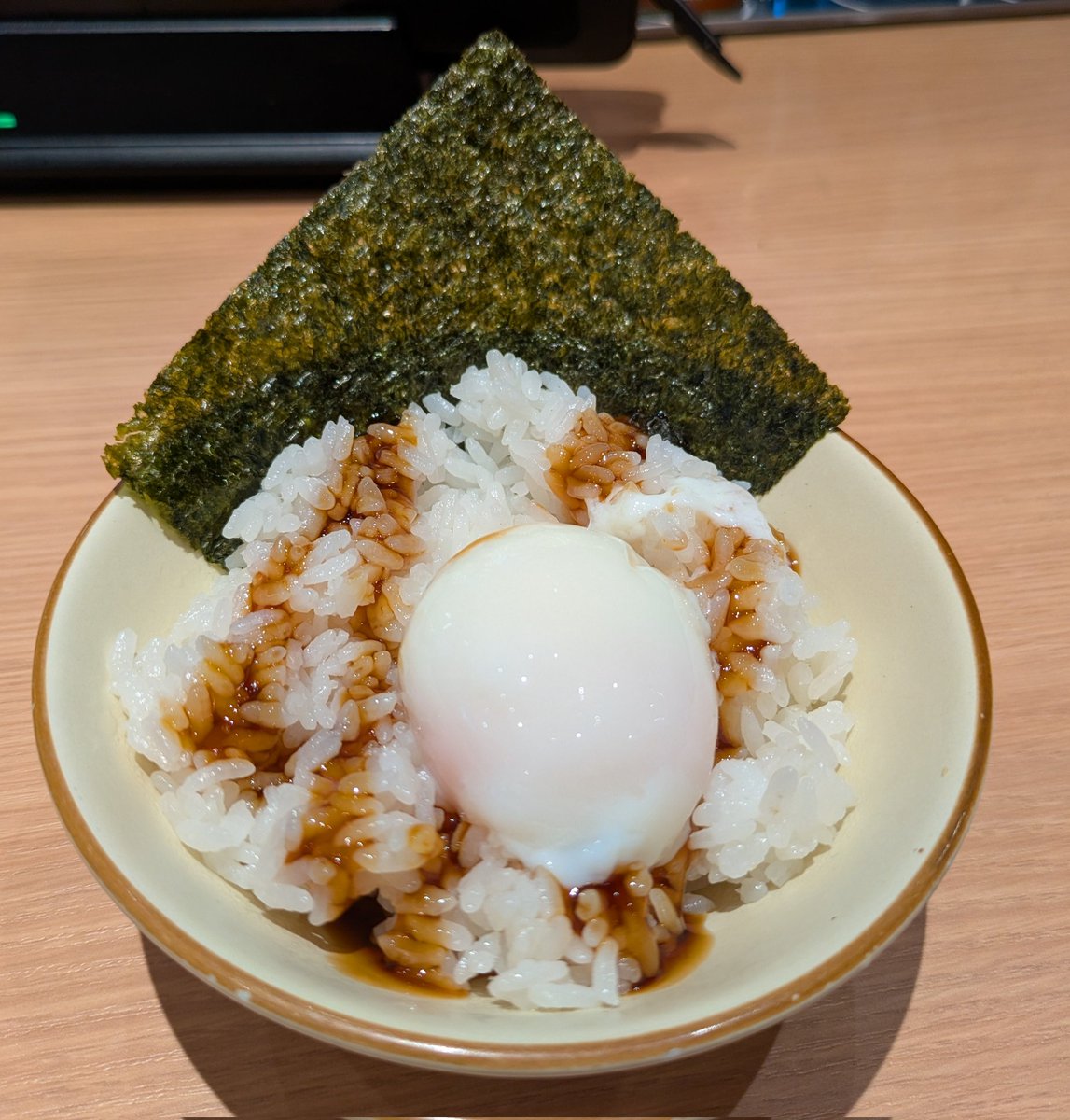 komatsu2012go's tweet photo. 丸源ラーメン
の、温玉ご飯
と、餃子
と、おいしいからあげ
ワールドカップ2026 みんな頑張ったので、こちらに。
#メインを頼まず サイドメニュー
#家族に優しい https://t.co/2sVLTPbBoT
