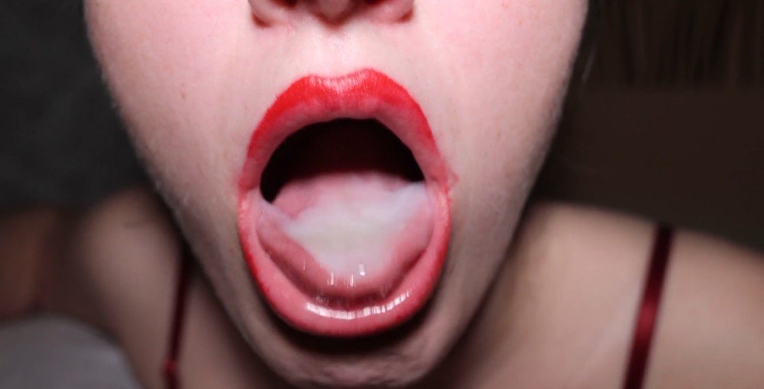 LilyModel31's tweet photo. Should I Swallow ? https://t.co/iK1OfZ43Ic