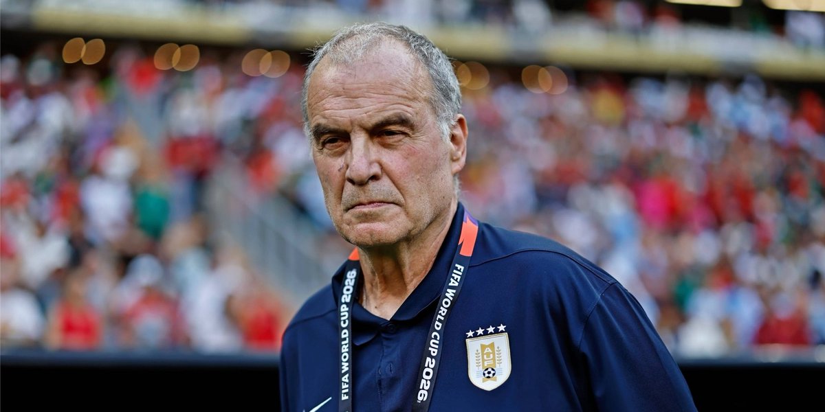postunited's tweet photo. 🚨🇺🇾 BIELSA REVELA LA PRINCIPAL QUEJA DE SUS JUGADORES

🗣️ “Me dijeron que les daba un exceso de información”

📉 El técnico asegura que redujo los mensajes a más de la mitad e intentó hacerlos más claros y accesibles

😳 “Antes del partido contra España volvieron a decirme que los saturaba… así que dejé de hacerlo”