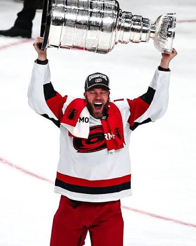 TheCaniacReport tweet picture