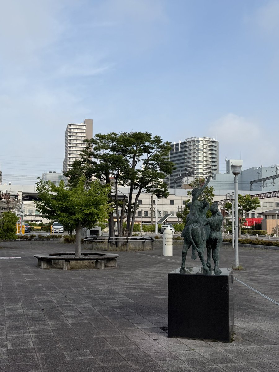 KP4V2's tweet photo. 暑い🫠日差し
蒸し蒸ししているね。梅雨時期らしい天気ですね☀️
今日から7月になり、今年始まったと思ったら折り返しすぎました
どんどん時間の過ぎるスピードが早くなるね！
#空ネット　#イマソラ https://t.co/QX2ZDr7HVd