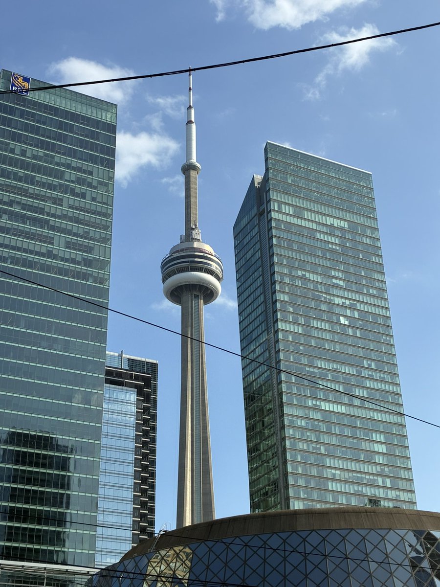 marnestri's tweet photo. i love my home #goleafs #gojays #bless https://t.co/O6f0JM0aex