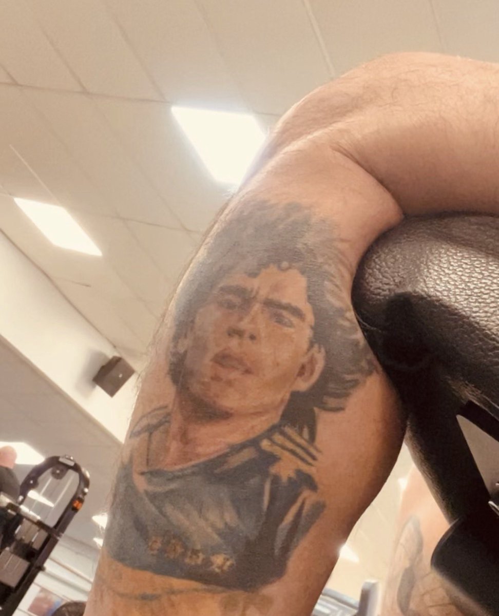 pablo_9420's tweet photo. Tinta que no se borra. Ídolo que no se olvida. Diego por siempre ✨ https://t.co/QYaaTjSSm3