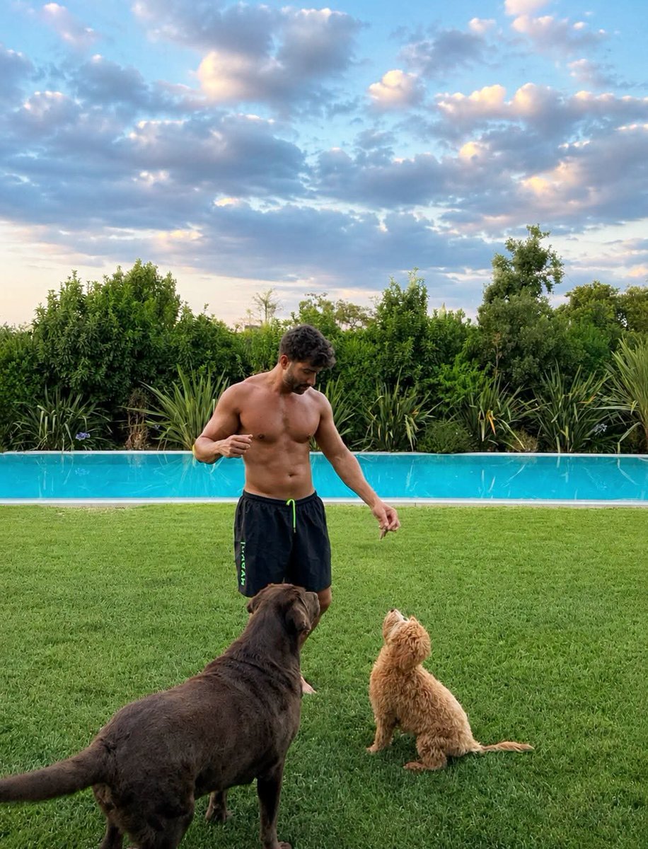 luisitoespos's tweet photo. Pablo "Soltero" Alborán 🤤 https://t.co/aXB974vg1d
