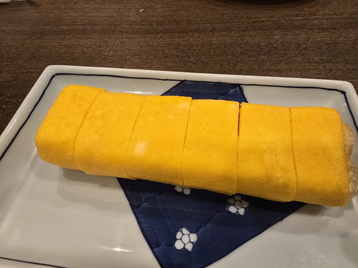 OJC3000's tweet photo. 丁寧な暮らしを心がけているので、玉子を焼くのが上手すぎてごめんなさい。 https://t.co/vdHKJRcApF