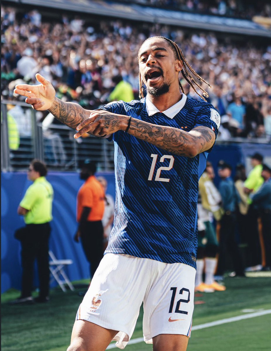 PSG_Report's tweet photo. BRADLEY BARCOLA SCORES FOR FRANCE!!!!!!!! 🇫🇷⚽️ https://t.co/Rv7yKkBM9m