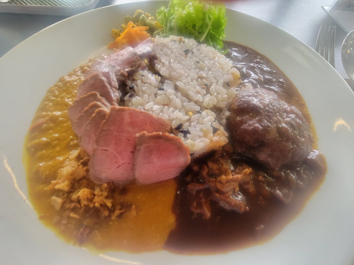 shiwaguchi's tweet photo. #6月を写真４枚で振り返る
カレーの写真しか集まらない😆 https://t.co/R1E2hgSXCw