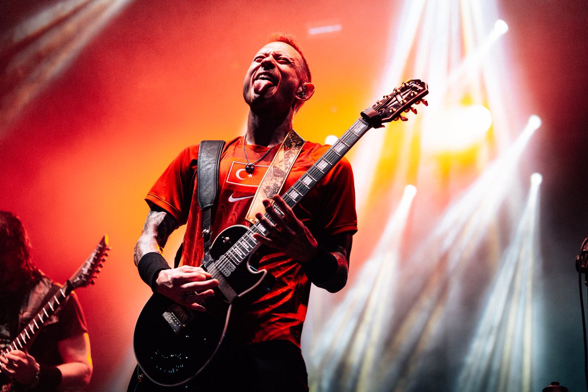 TriviumOfficial's tweet photo. Tonight was one to remember! THANK YOU, ISTANBUL 🔥🤘

#istanbul

📸🎥: Black Card Films https://t.co/f5UnXMdSfL