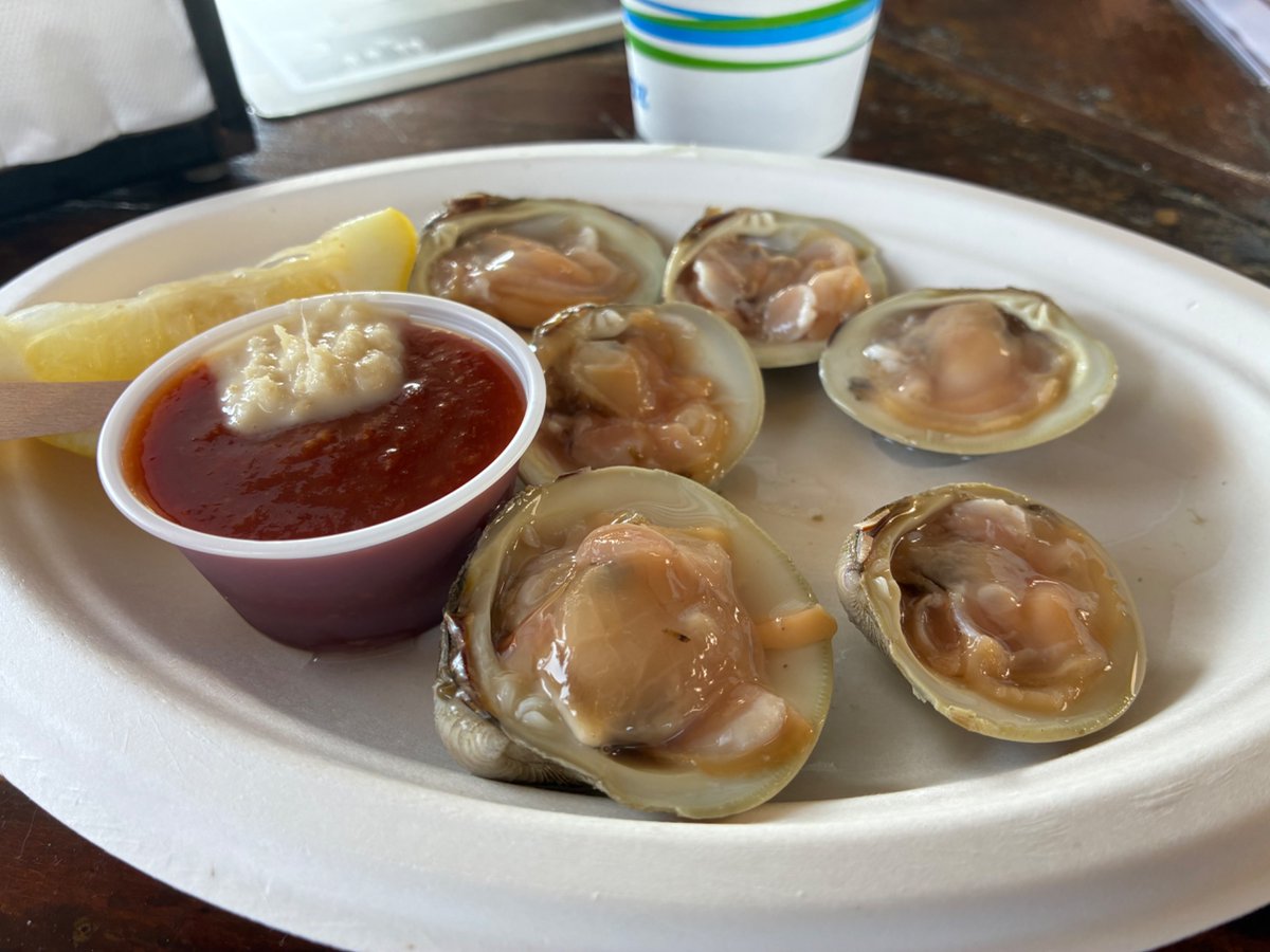CapeCodBars's tweet photo. Gorgeous day for a 50 mile bike ride (round trip) with lunch at The Comah. Parking lot full but plenty of room for my bike 🚲 littlenecks, tuna tacos &amp; a Goombay smash! 

Happy Summah everybody! #Wellfleet #CapeCod https://t.co/lfzr1ifTwA