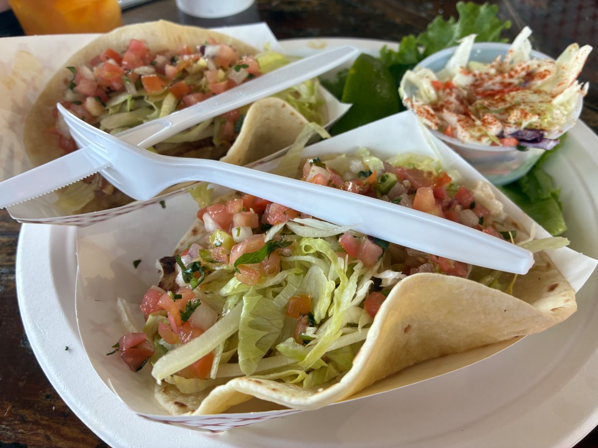 CapeCodBars's tweet photo. Gorgeous day for a 50 mile bike ride (round trip) with lunch at The Comah. Parking lot full but plenty of room for my bike 🚲 littlenecks, tuna tacos &amp; a Goombay smash! 

Happy Summah everybody! #Wellfleet #CapeCod https://t.co/lfzr1ifTwA