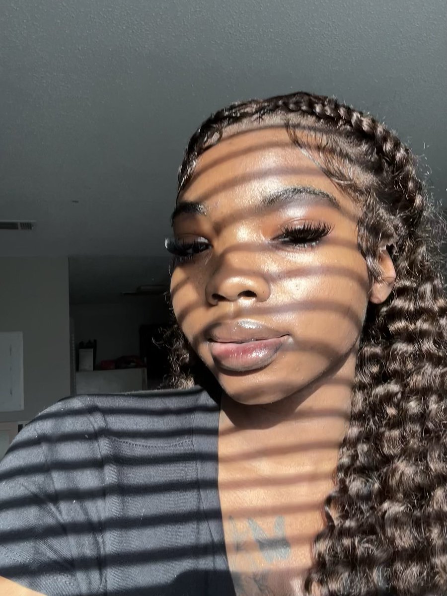 imonlyhere4dag's tweet photo. heyy yall #findom #paypig #mommy someone gotta cashapp me right https://t.co/8J1OeQ81jE