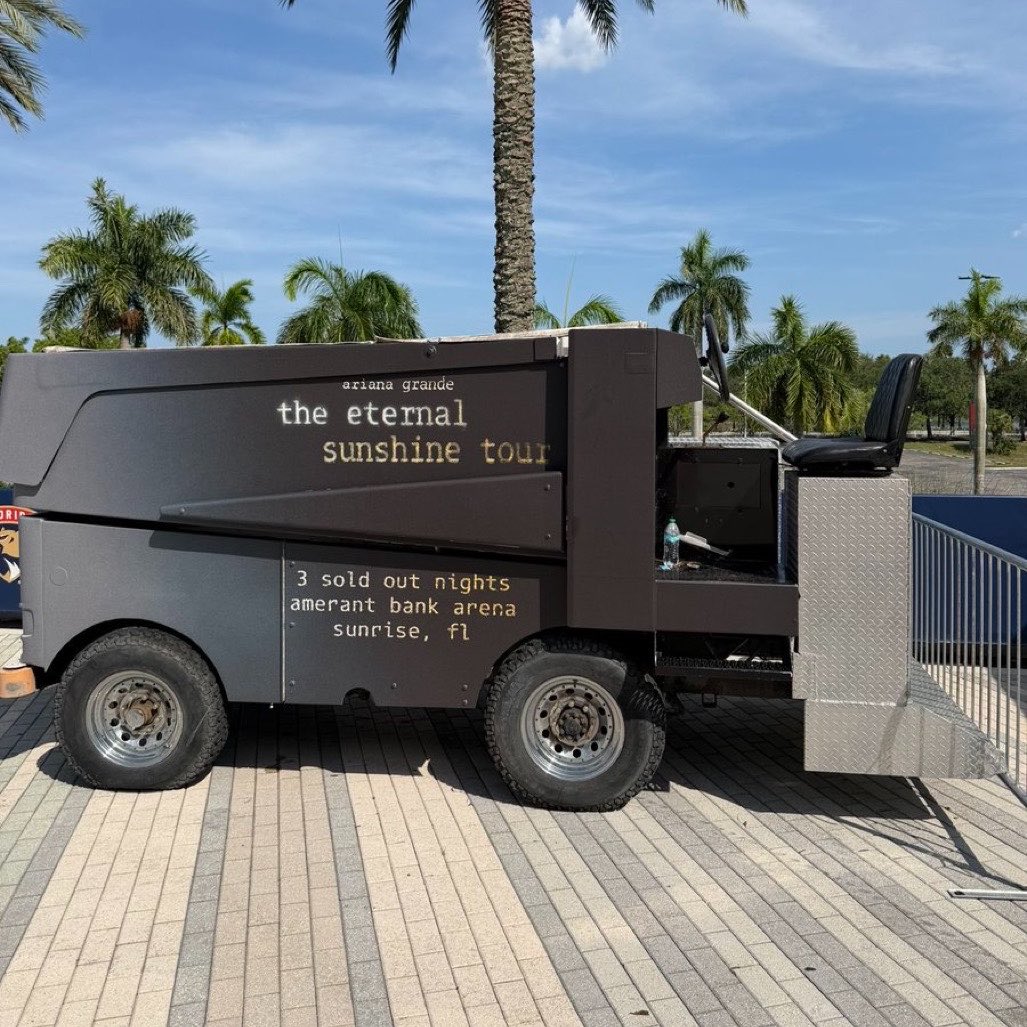 gngdrive's tweet photo. THERE IS A ZOMBONI FOR THE FLORIDA SHOWS 😭😭😭😭😭😭😭😭😭😭😭😭😭😭😭😭😭😭😭😭😭😭😭😭😭😭😭😭😭😭😭😭 THIS IS SO IMPORTANT &amp; MAJOR https://t.co/Tq0grWWRE2