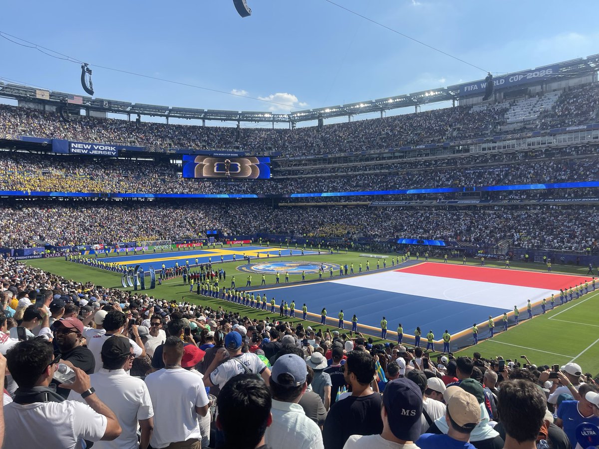 TheOGfantasy's tweet photo. World Cup at MetLife stadium for 
France 🇫🇷 vs Sweden 🇸🇪 

Incredible atmosphere https://t.co/QRIMYiCi64