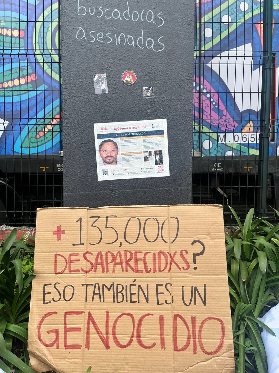 RetaAlMundial's tweet photo. #GaleríaRETA | Hoy, fichas de búsqueda fueron colocadas en la avenida de Tlalpan a la altura del metro Ermita, en CDMX, en el día en el que la @miseleccionmx jugará su cuarto partido de la #CopaDelMundo2026.

Galería fotográfica para #RetaAlMundial de Imuris Valle, @RadioZapote https://t.co/5VZSf10xqF