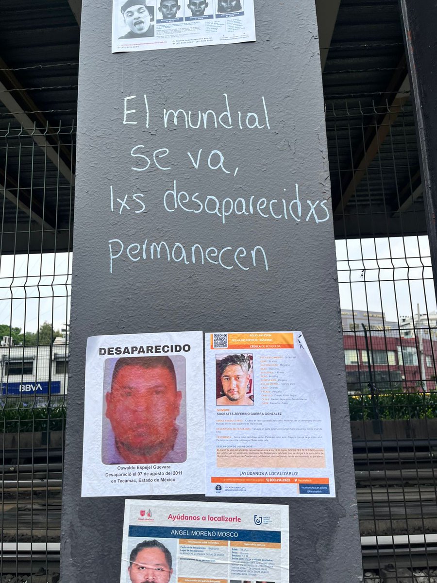 RetaAlMundial's tweet photo. #GaleríaRETA | Hoy, fichas de búsqueda fueron colocadas en la avenida de Tlalpan a la altura del metro Ermita, en CDMX, en el día en el que la @miseleccionmx jugará su cuarto partido de la #CopaDelMundo2026.

Galería fotográfica para #RetaAlMundial de Imuris Valle, @RadioZapote https://t.co/5VZSf10xqF