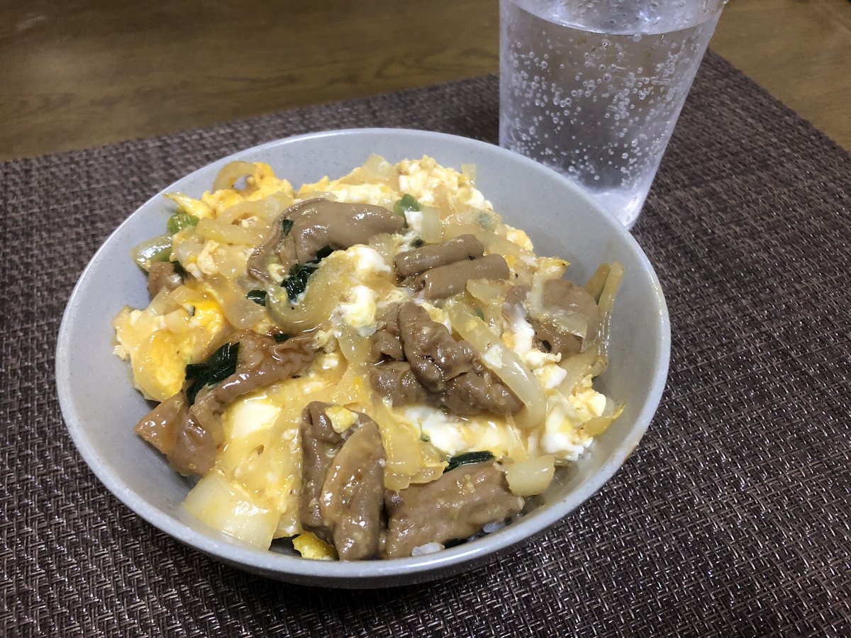 0saigo's tweet photo. 7月になってしまった
みそ味ほるもん丼
朝からパワーっ
 #おうちごはん #自炊 #自炊記録 https://t.co/nFvuRoapMe