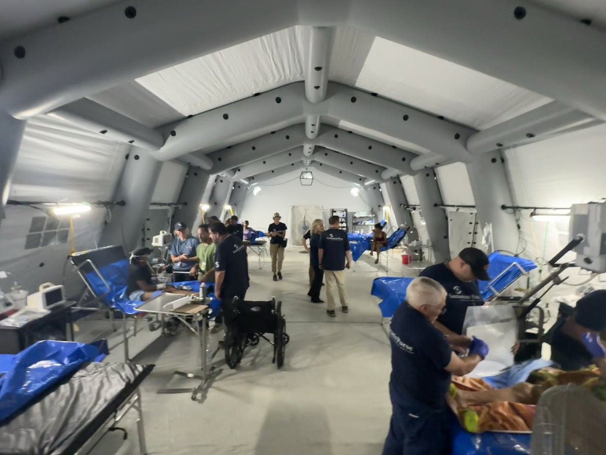 AlbertoRodNews's tweet photo. ÚLTIMA HORA | Hospital de campaña de Samaritans Purse entra en funcionamiento para atender a afectados por terremotos en La Guaira https://t.co/GXKTwXHlpK https://t.co/moCPP6mgZj