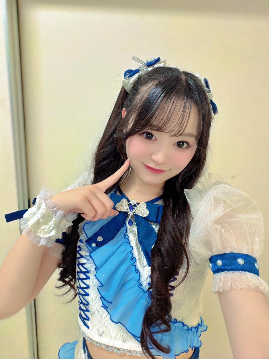 おぱえめ️☀️.° 新衣装どー？☺️💙💙
