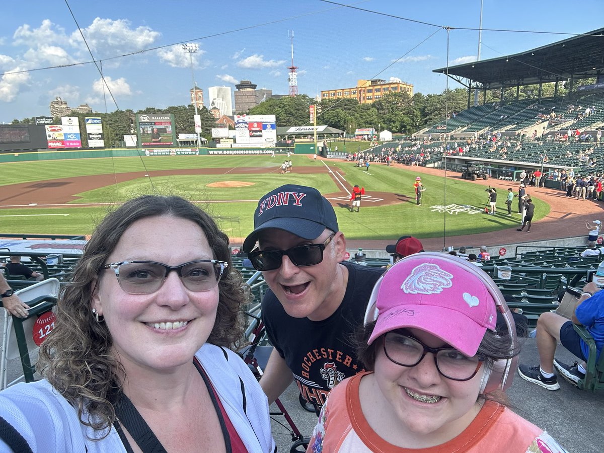 HCHenry1's tweet photo. #rocthesummer @rocredwings #challengerbaseball night https://t.co/DpAwouca8c