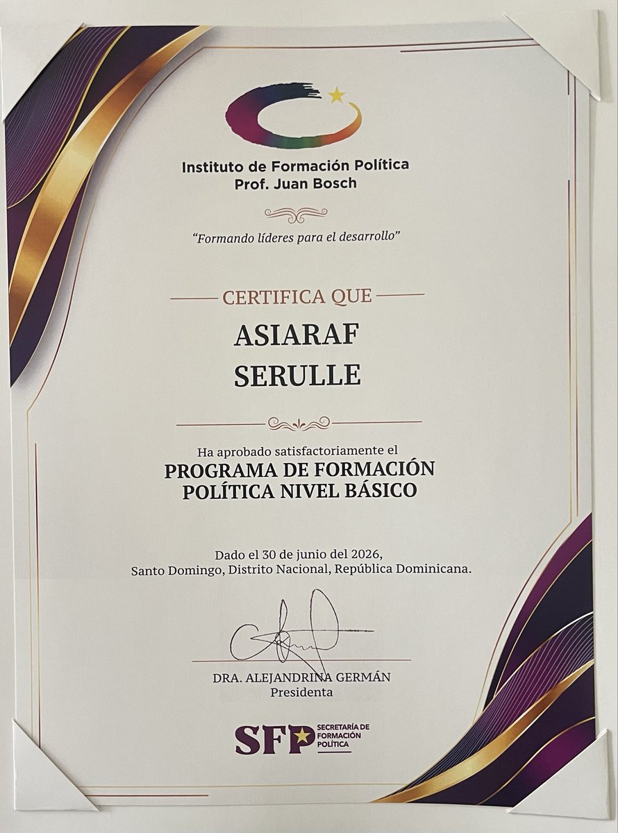 Asiaraf's tweet photo. Un día muy especial se celebró el gran acto de graduación del curso de formación política nivel básico, impartido por @FORMACIONPLD donde nos graduamos 628 estudiantes, pero lo más importante es la labor de facilitador y ver nuestros estudiantes motivados, felices y preparados para seguir trabajando por nuestro @PLDenlinea #formacionpolitica #asiarafserulle #pld
