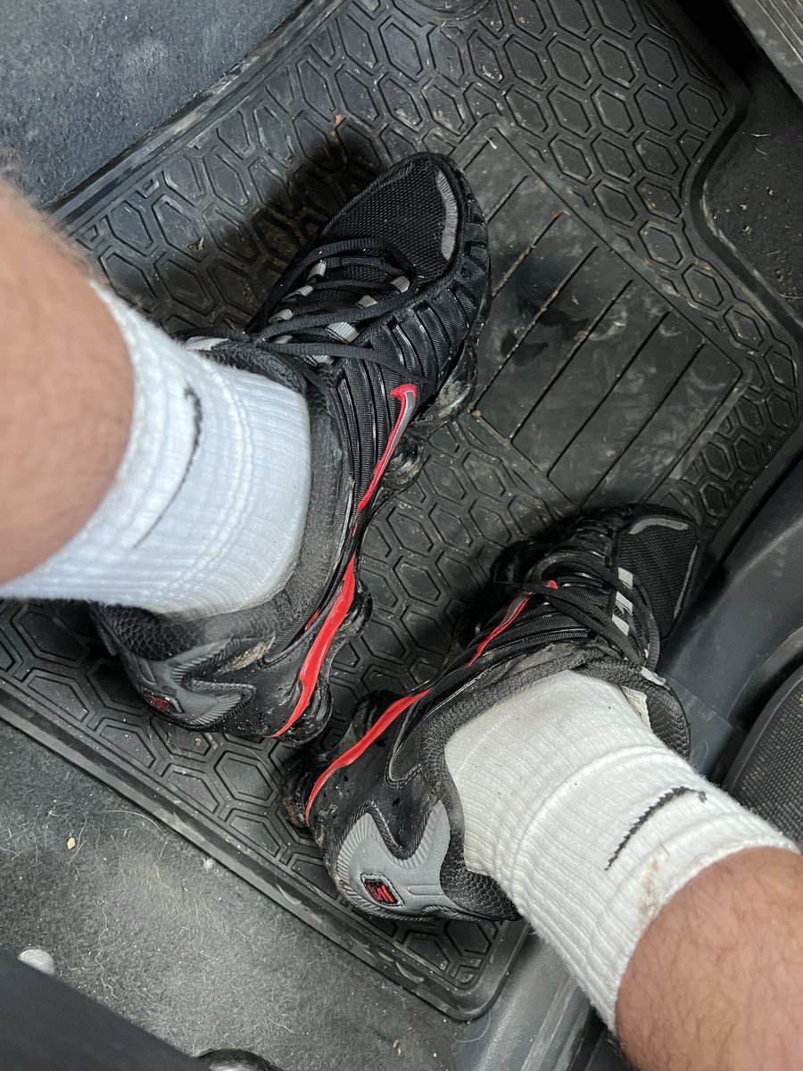 MasterCSocks's tweet photo. All I can smell is the stench of these socks bros… who wants to worship them first? 😈 https://t.co/gWbrXHW5hi