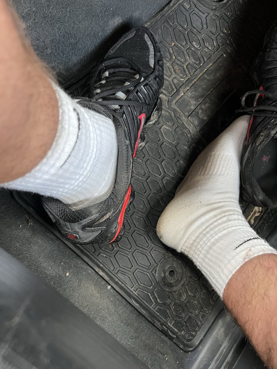 MasterCSocks's tweet photo. All I can smell is the stench of these socks bros… who wants to worship them first? 😈 https://t.co/gWbrXHW5hi