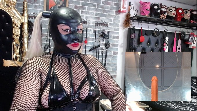 Dominatrix Viuda Negra - #RubberDoll #SexDoll #Latex #Rubber #Hood #Gloves #Catsuit #Fuckmachine #Fishnet #Nylon #Stripchat https://t.co/MP6ngNFzq2 https://t.co/3nPMVvhQPL