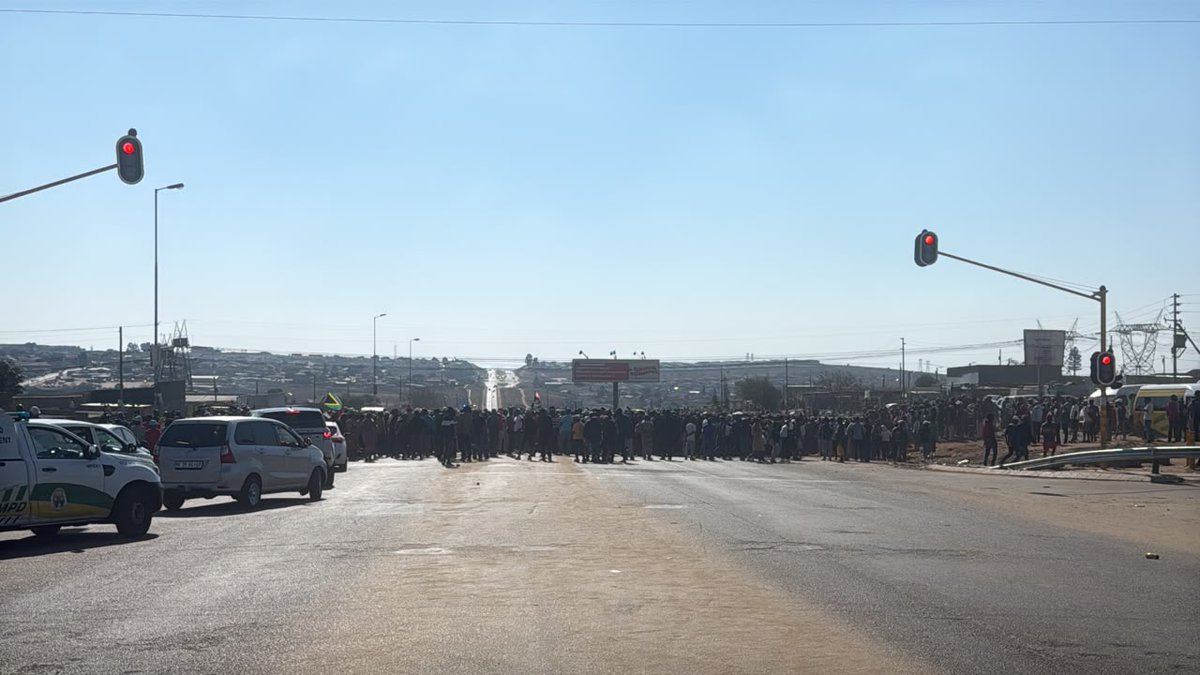 MmMolale's tweet photo. Well done, South Africa! Thank you for the peaceful march. 🙏
#June30March #June30 https://t.co/bQlVegfRo2