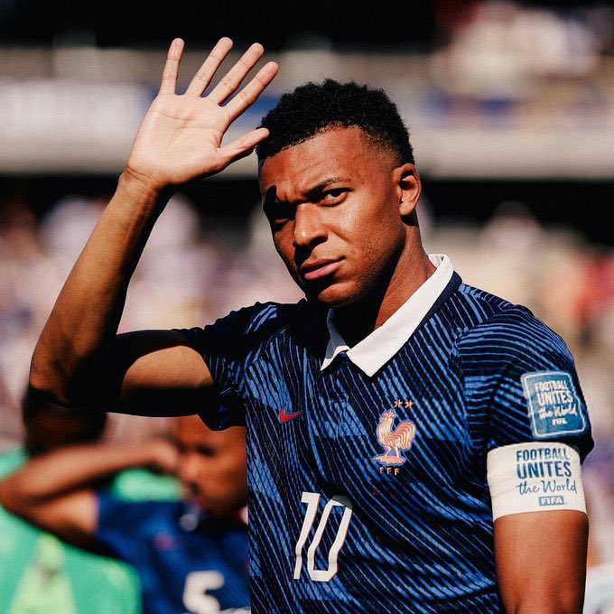 mbafraaude's tweet photo. Antes del mundial había gente haciendo alineaciones de Francia sin este tipo 😭 https://t.co/Ujq8saf9ed