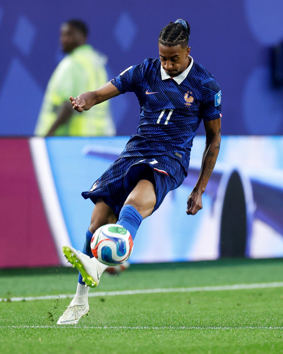 RisingStarXI's tweet photo. ☑️ 32 ASSISTS in 2025/26.
☑️ TOP ASSISTMAN in the World Cup.

𝐁𝐀𝐋𝐋𝐎𝐍 𝐃'𝐎𝐑 𝐋𝐄𝐕𝐄𝐋 🌕 https://t.co/dtN9PsNZQr