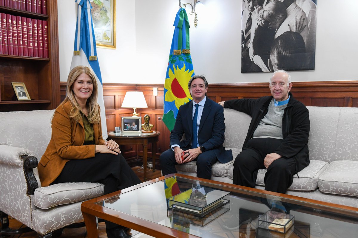 magariovero's tweet photo. Estuvimos junto a Christian Asinelli, vicepresidente del Banco de Desarrollo de América Latina y el Caribe (@agendacaf), y el Padre Carlos Accaputo, responsable de la Pastoral Social de la Arquidiócesis de Buenos Aires.

Fue una oportunidad para construir una agenda común en el ámbito de la capacitación y formación de líderes y referentes sociales y políticos de las instituciones académicas, especialmente de la Provincia de Buenos Aires.