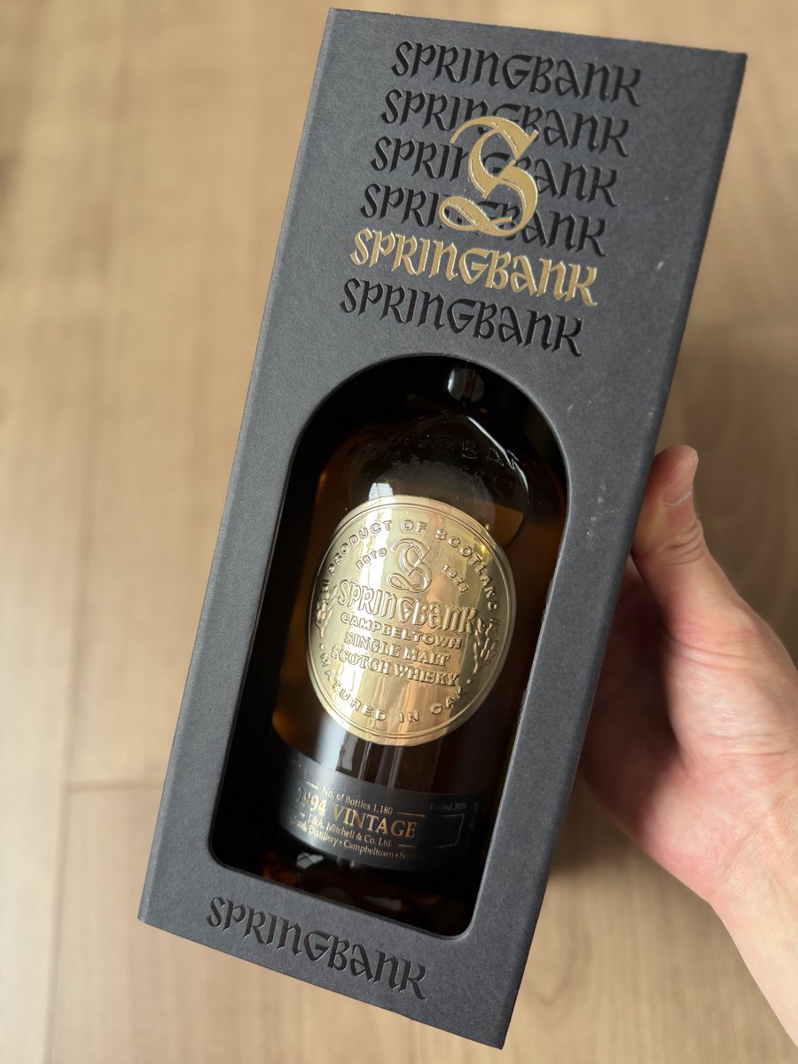 mii_whisky's tweet photo. The wait is finally over.
Springbank 1994 Vintage has officially joined my collection.
Absolutely thrilled to finally own this incredible bottle.
#Springbank #ScotchWhisky #Whisky #WhiskyCollection #Campbeltown https://t.co/hX8DvN9vIm