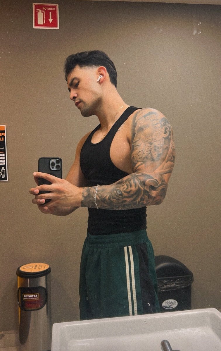 jairCru23411's tweet photo. 🖤🇲🇽 https://t.co/OVLQUuw02s