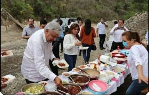EYANEZ6's tweet photo. @SoyChiara24 Te refieres a este PRI?
A esos robos?
A esos ladrones?
Desmiénteme!!!!! https://t.co/V33EIwYQ7q