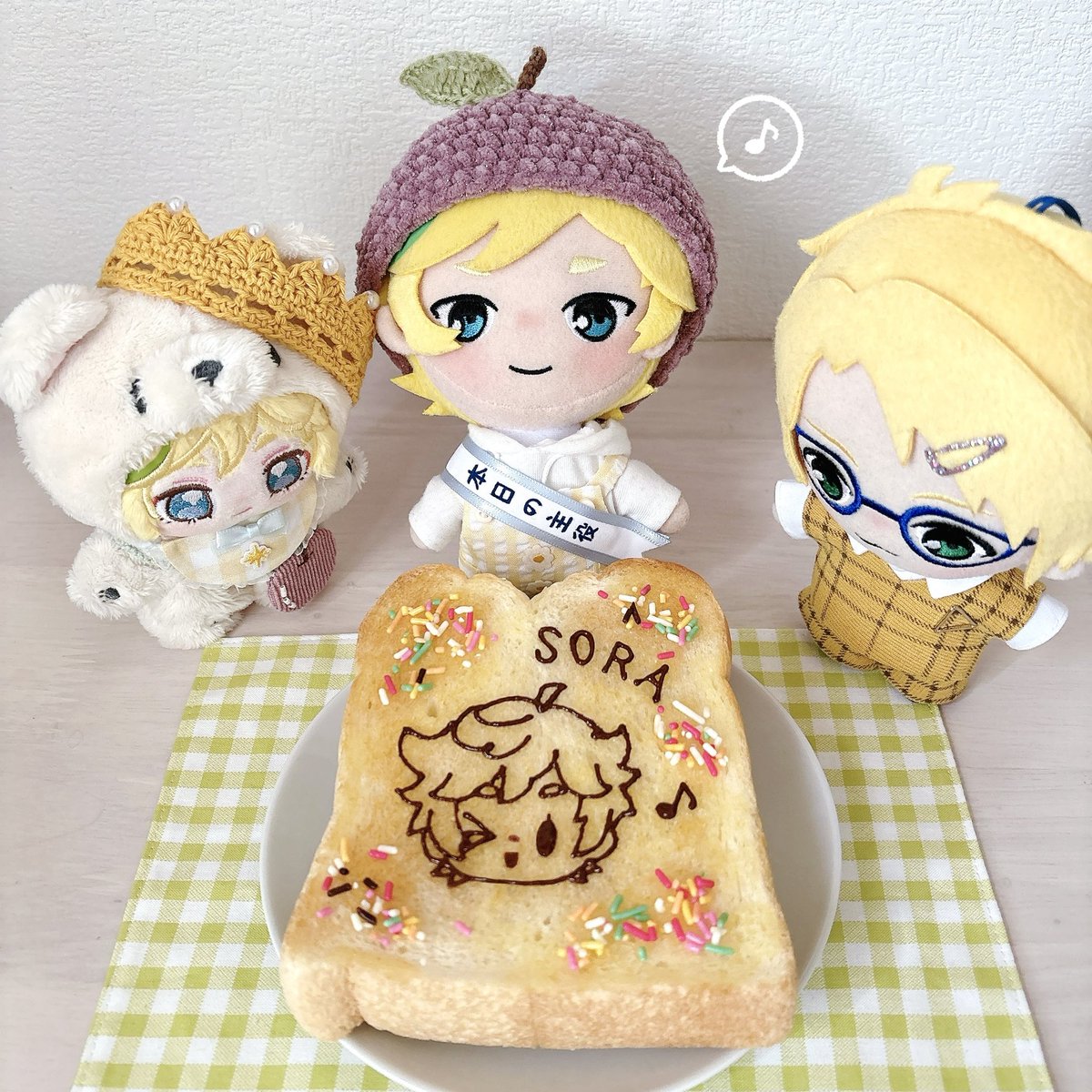 wata_htj3's tweet photo. おはよう💛🎮🍎 https://t.co/HAqmKVXhoG