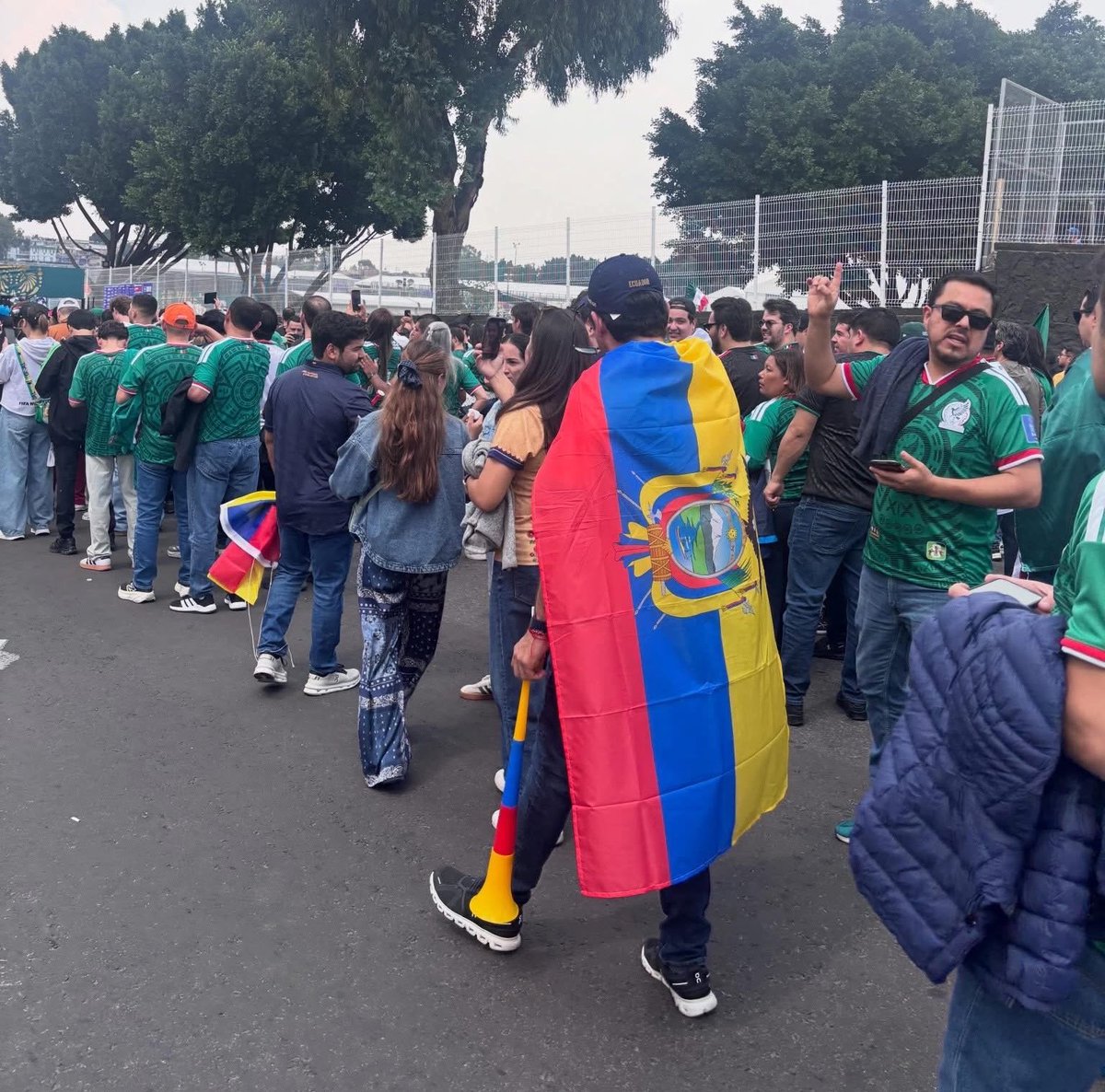 El Chulla Quiteño tweet media