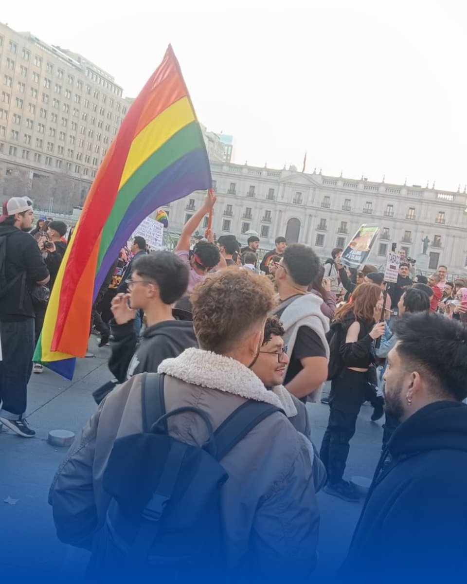 anefchile's tweet photo. La #ANEF participó en la XXVI Marcha del Orgullo. En representación de la Confederación asistieron sec. téc. de Deporte, Cultura y Recreación, Ana Mujica Ulloa, y la directora nacional Francisca Rivas Gómez, reafirmando el compromiso con la igualdad y la no discriminación. https://t.co/gHwskcpg87