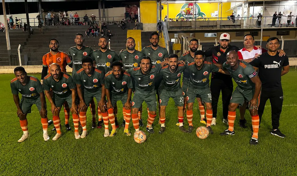 edmaisesporte's tweet photo. https://t.co/XeImQOefY8
Semifinais começam a ganhar forma na Copa SELJ Master. Dois classificados garantidos e duas vagas ainda abertas. https://t.co/qksg1cdc6I